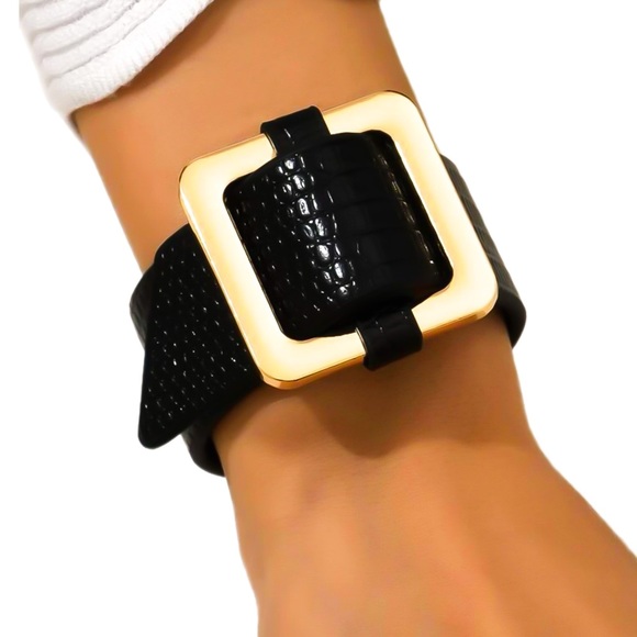 ❀ Ladies Embossed Snakeskin Faux Leather Wrap Buckle Bracelet - Picture 2 of 4